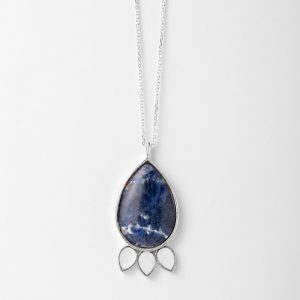 گردنبند نقره و سنگ سودالیت